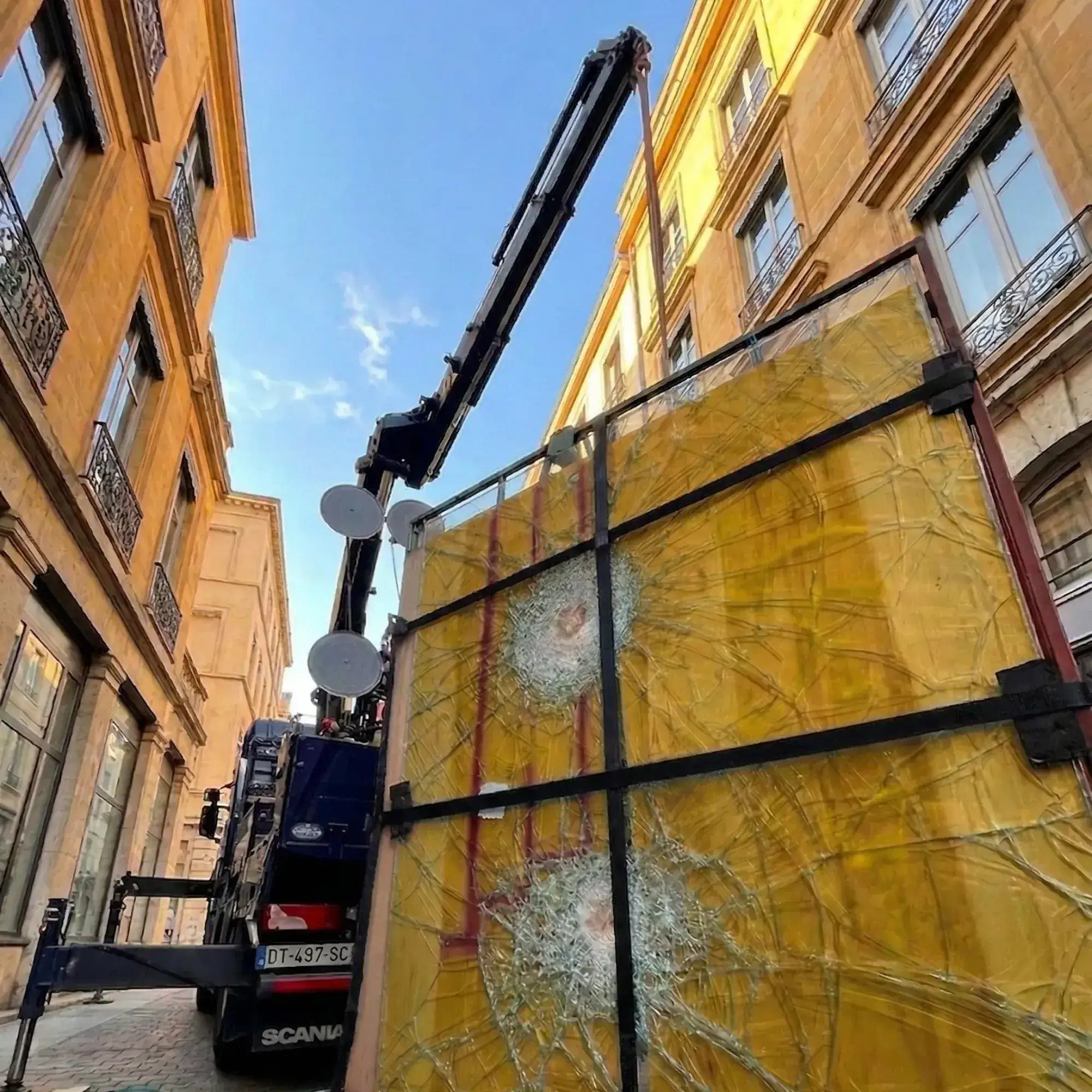 Dépannage vitrier urgence à Versailles - vitre cassee